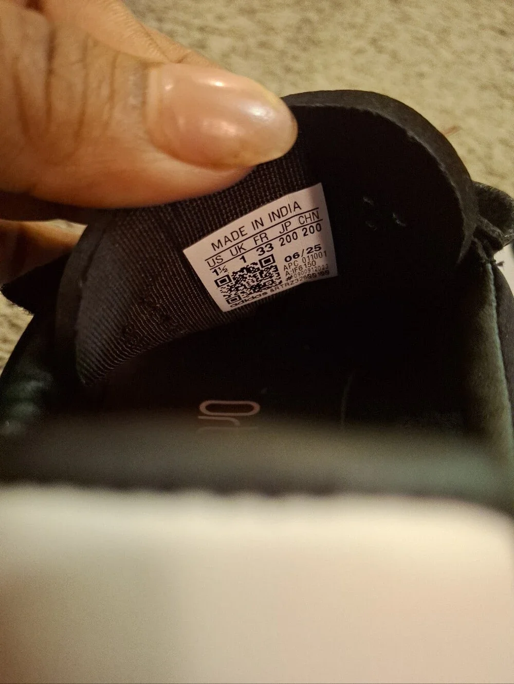Brand New Adiidas Kids Black and White Velcro Stripe Sneakers Size 1.5